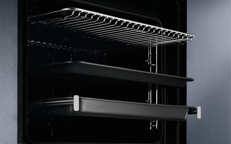 Trouba Electrolux EOE7P31X nerez